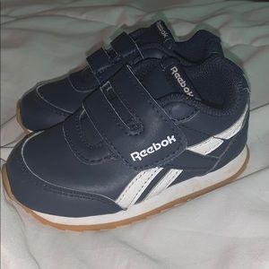 Reebok sneakers for toddler size 5